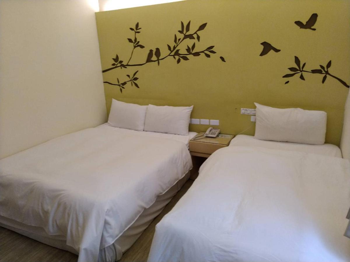 Kiwi Express Hotel - Kaohsiung Station Extérieur photo