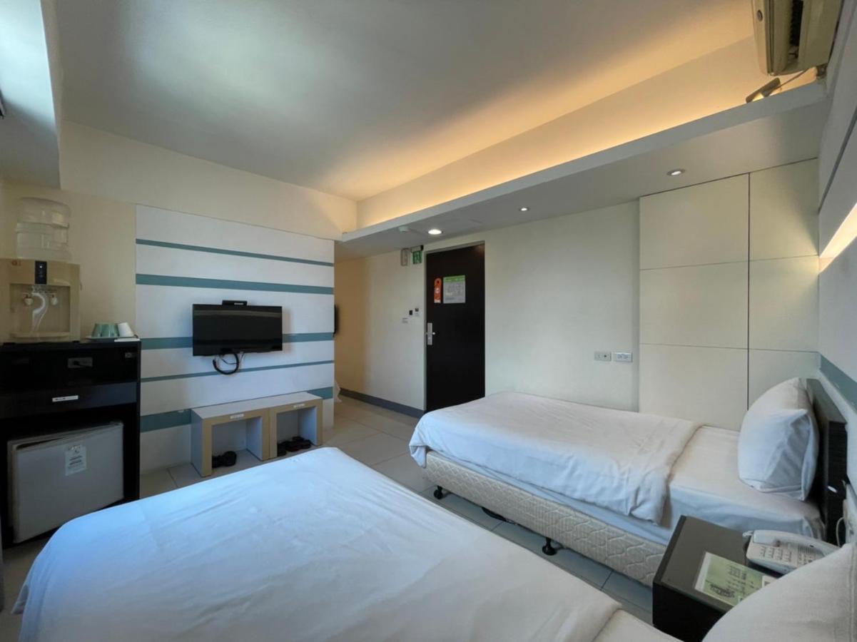 Kiwi Express Hotel - Kaohsiung Station Extérieur photo