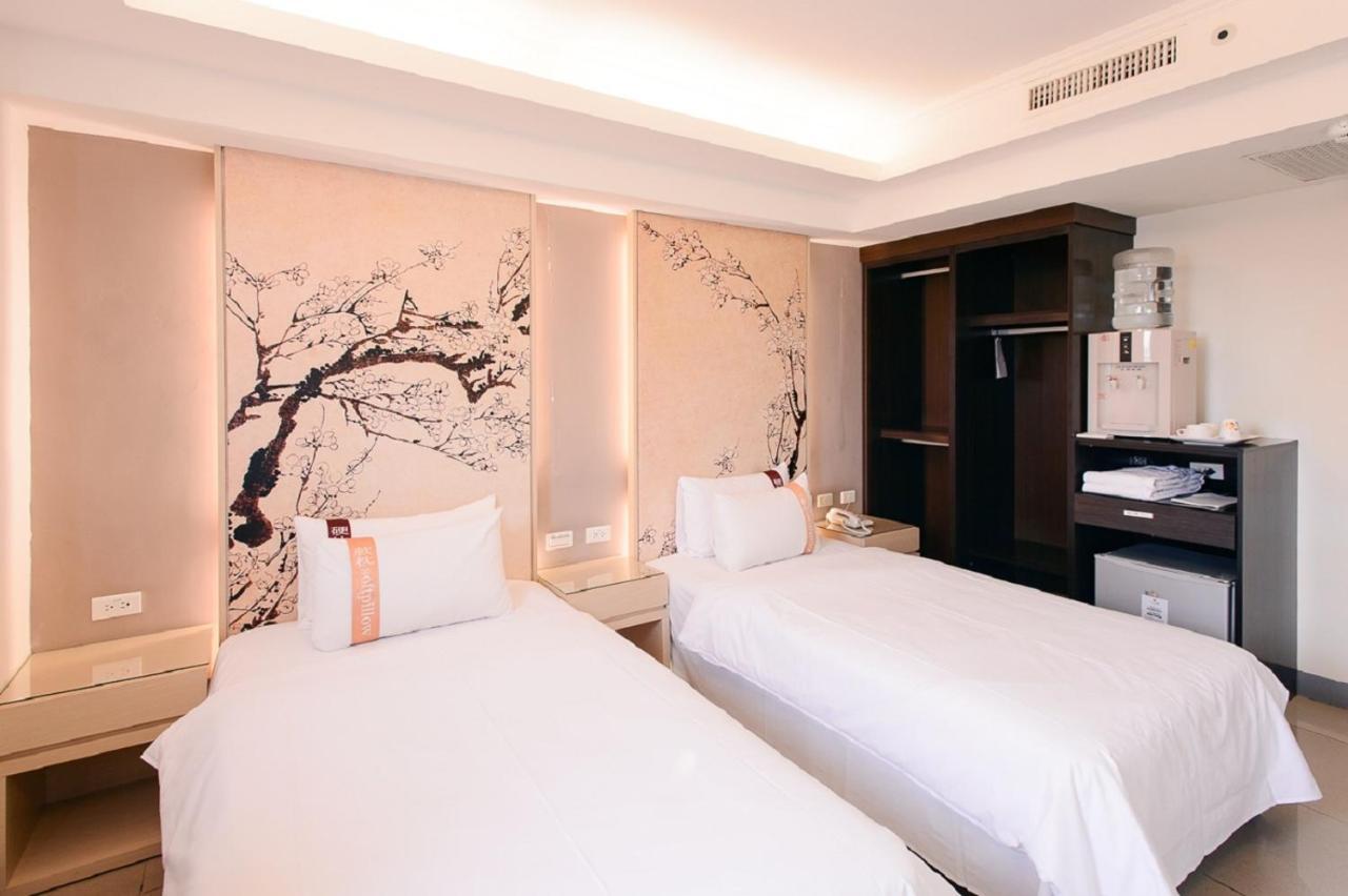 Kiwi Express Hotel - Kaohsiung Station Extérieur photo