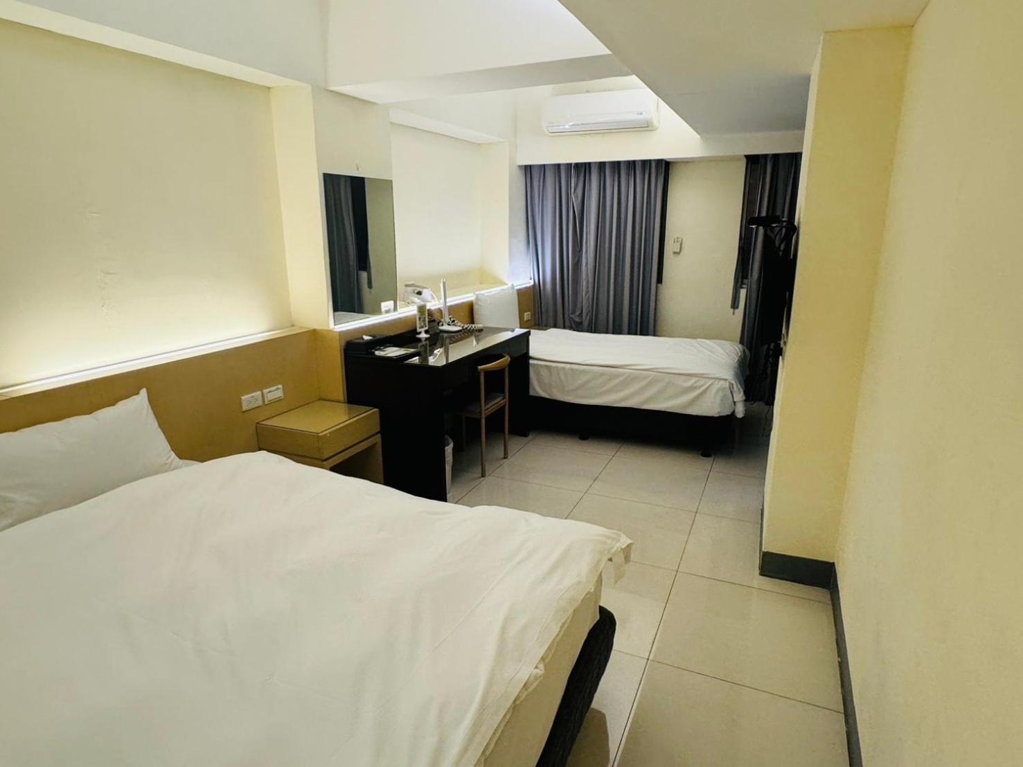 Kiwi Express Hotel - Kaohsiung Station Extérieur photo