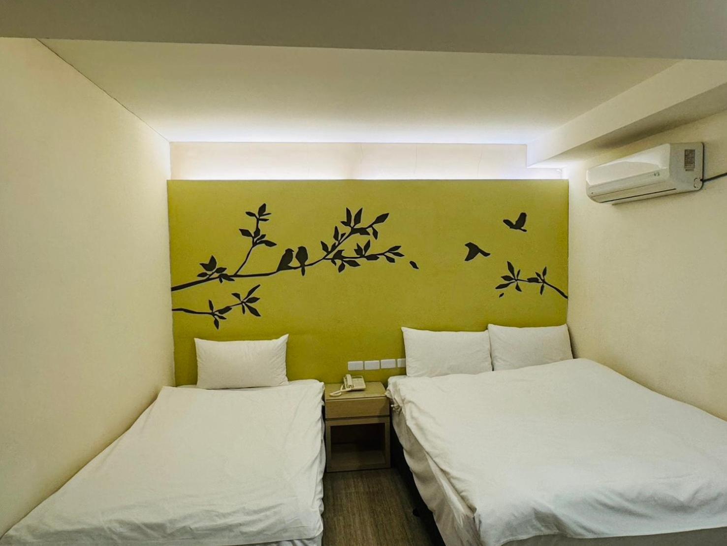 Kiwi Express Hotel - Kaohsiung Station Extérieur photo