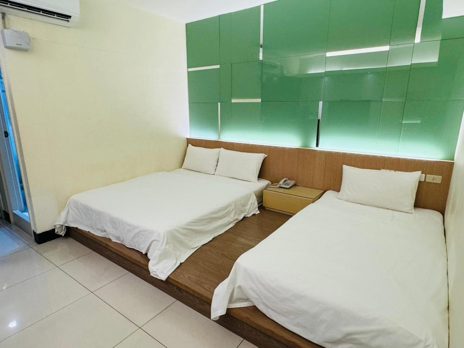 Kiwi Express Hotel - Kaohsiung Station Extérieur photo