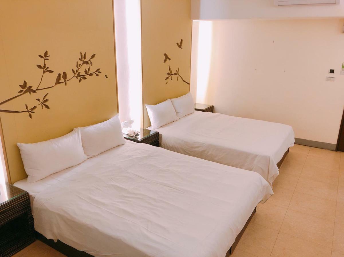 Kiwi Express Hotel - Kaohsiung Station Extérieur photo