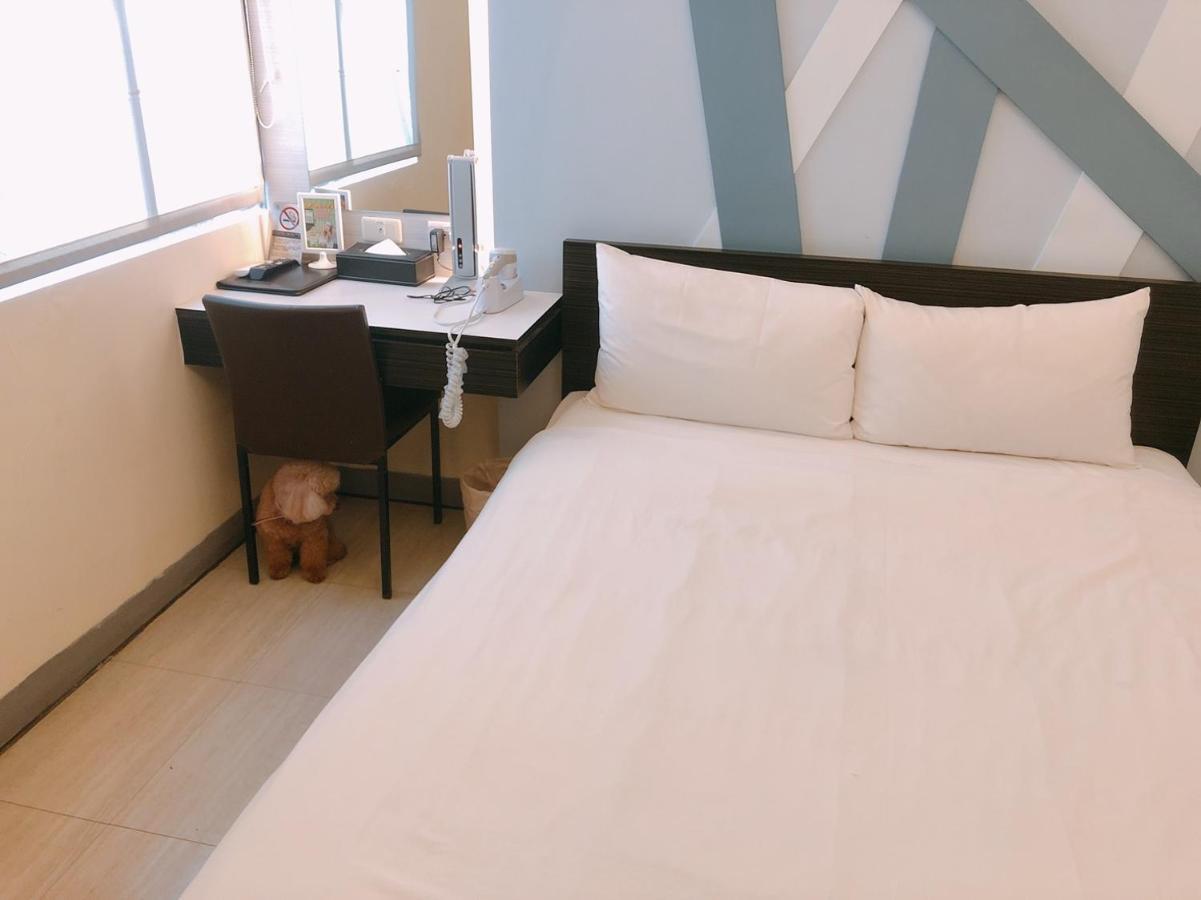 Kiwi Express Hotel - Kaohsiung Station Extérieur photo